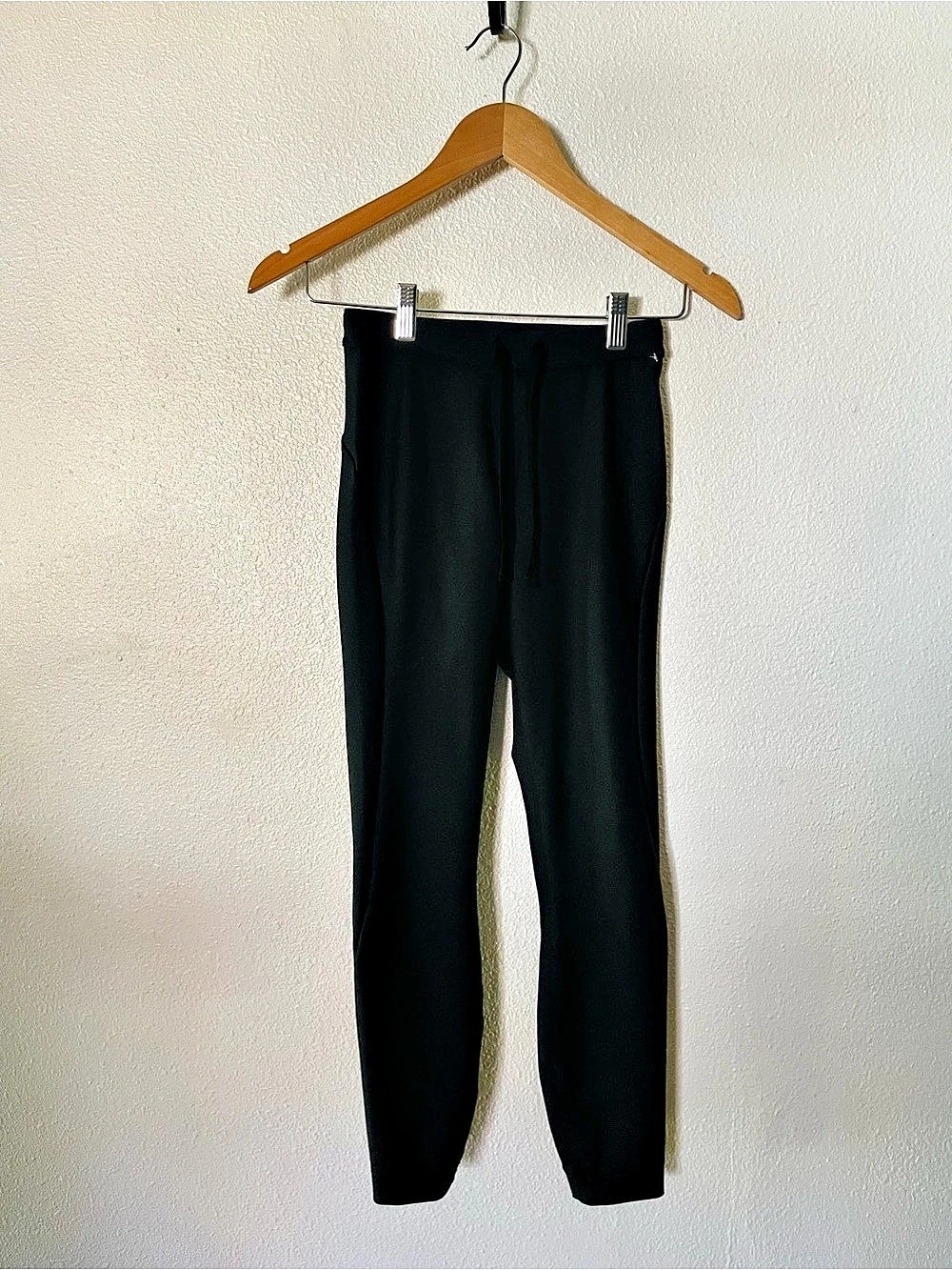 Alo Yoga Black Leggings Size XXS Back Pocket in Waistline